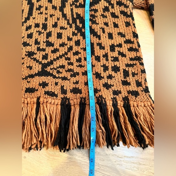 Farm Rio Midnight leopard print sweater pullover fringe caramel black size small - Picture 12 of 12